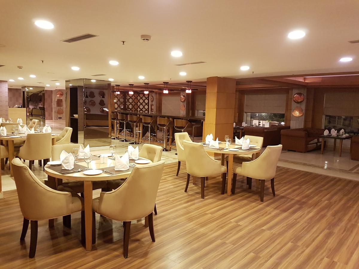 Udman Hotels And Resorts By Ferns N Petals New Delhi Buitenkant foto